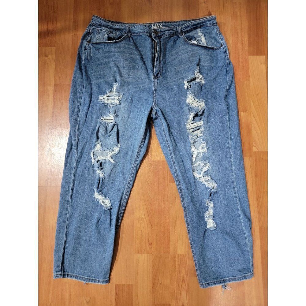 New Max Distressed   MOM Jeans Size 24